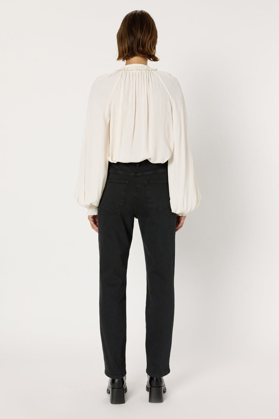 svarta raka jeans - carmen
