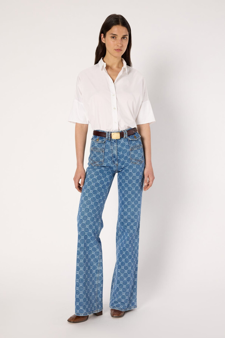 utsvängda jeans med monogram - anna