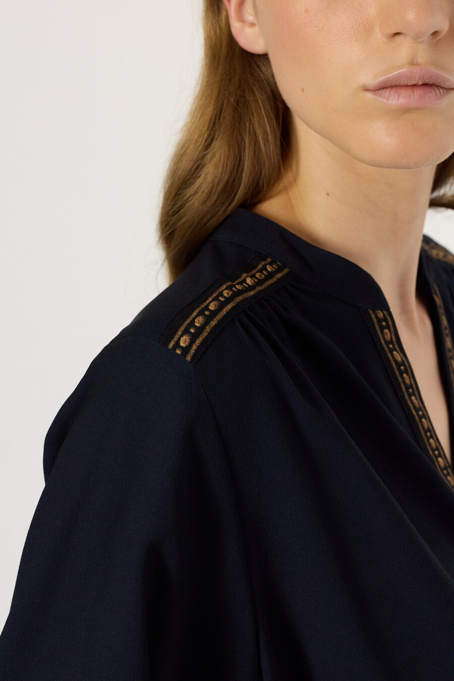 enfärgad blus med friser - aurelie
