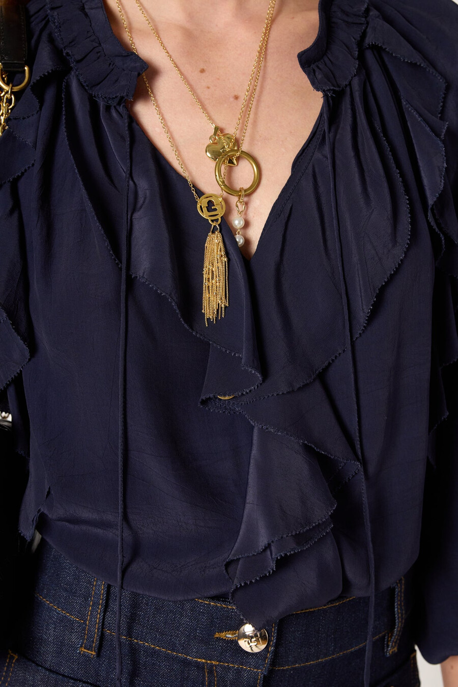 satinskjorta med volanger - agnella