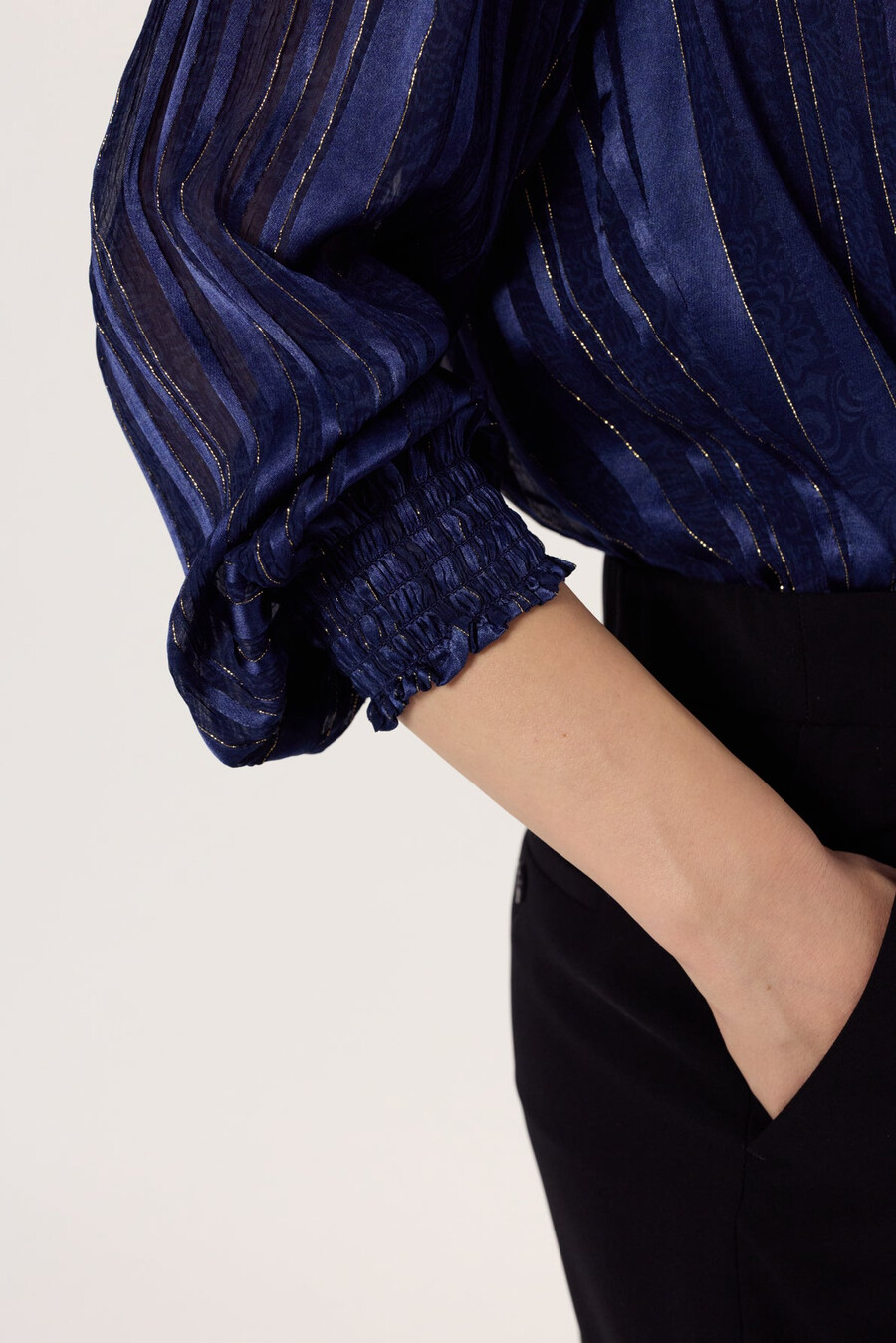 blus i mjuk satin med lurex - annick